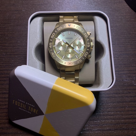 Gold Fossil watch, stainless-steal gold strap, multifunction. - Picture 1 of 2